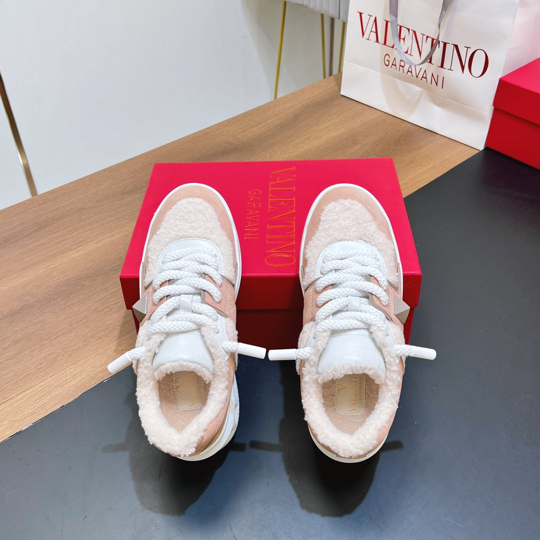 VT 2025 Garavani Sneakers Light Pink Suede Wool Leather 546983