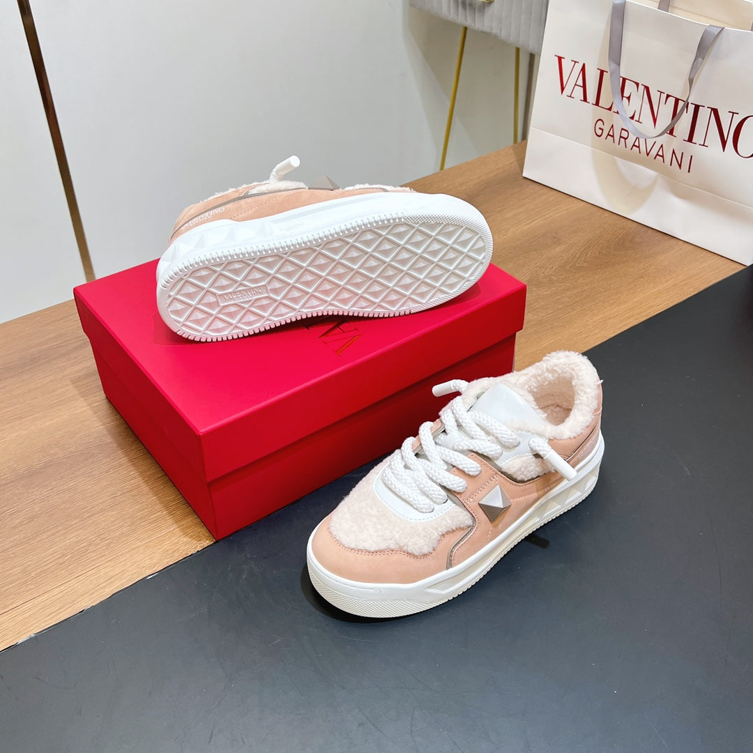 VT 2025 Garavani Sneakers Light Pink Suede Wool Leather 546983
