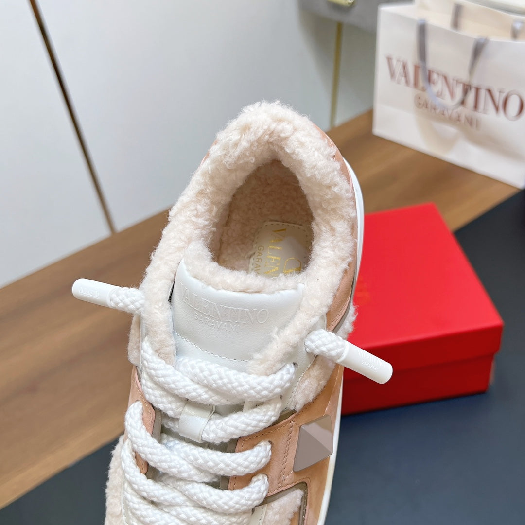 VT 2025 Garavani Sneakers Light Pink Suede Wool Leather 546983