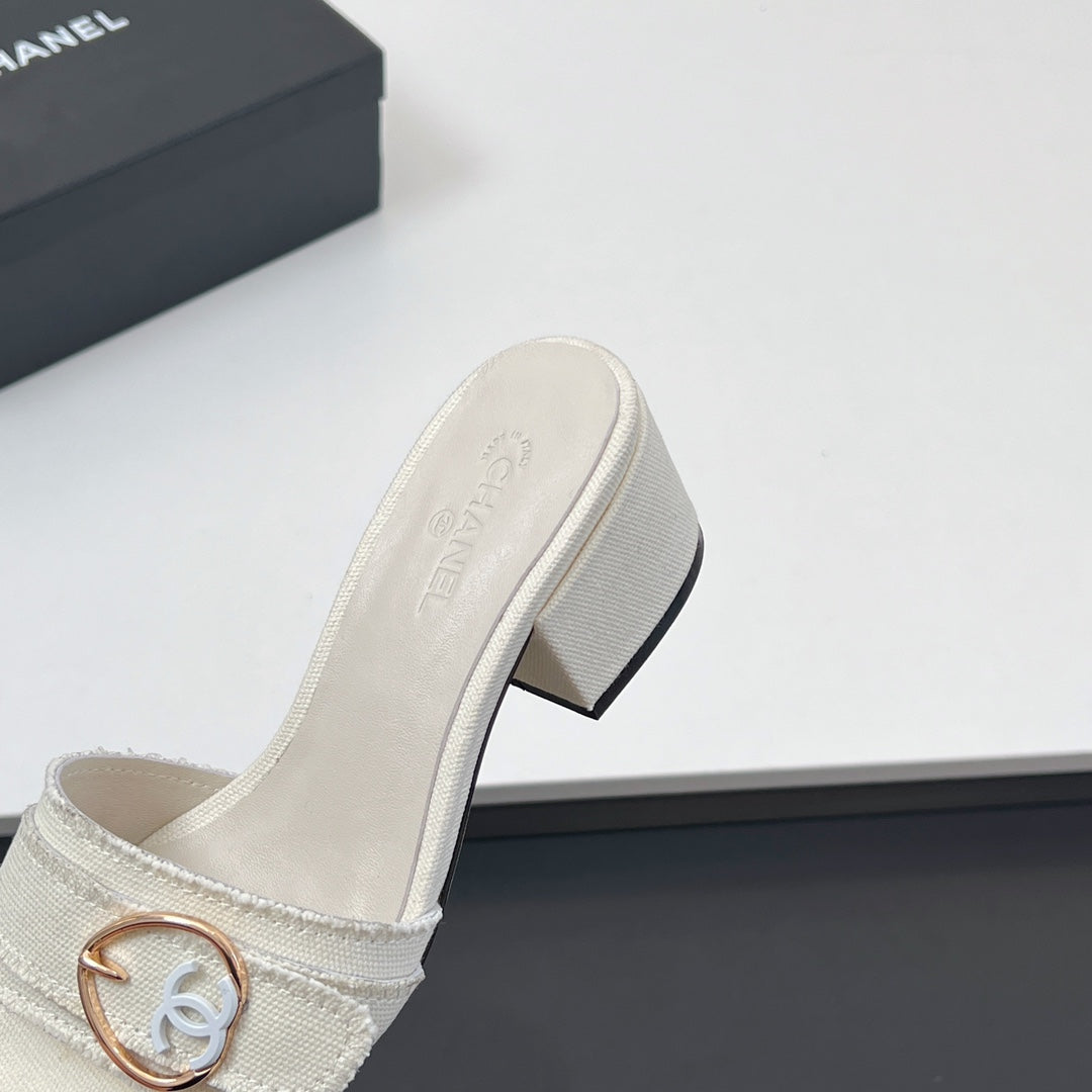 CC Mule Sandals In White Canvas Fabric 149437
