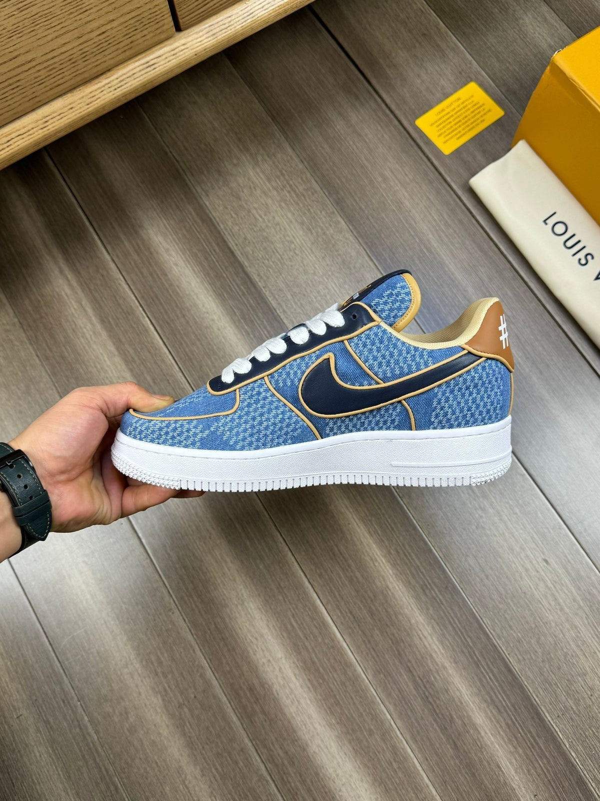 LV SNEAKER LIGHT BLUE CANVAS