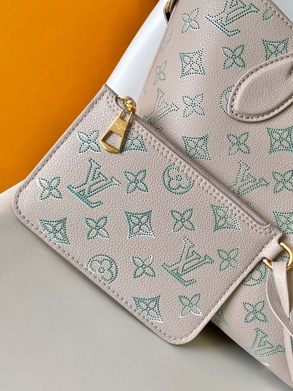 LV Blossom 20cm Bag Beige mix Green Cowhide 251989