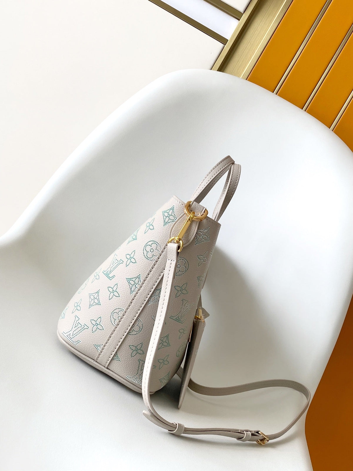LV Blossom 20cm Bag Beige mix Green Cowhide 251989