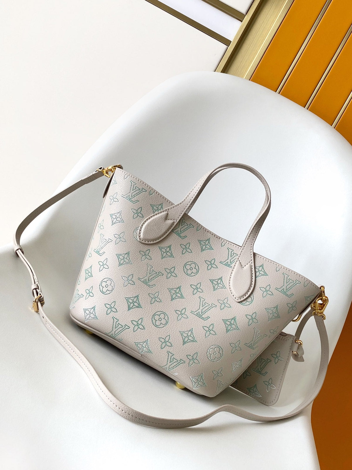 LV Blossom 20cm Bag Beige mix Green Cowhide 251989