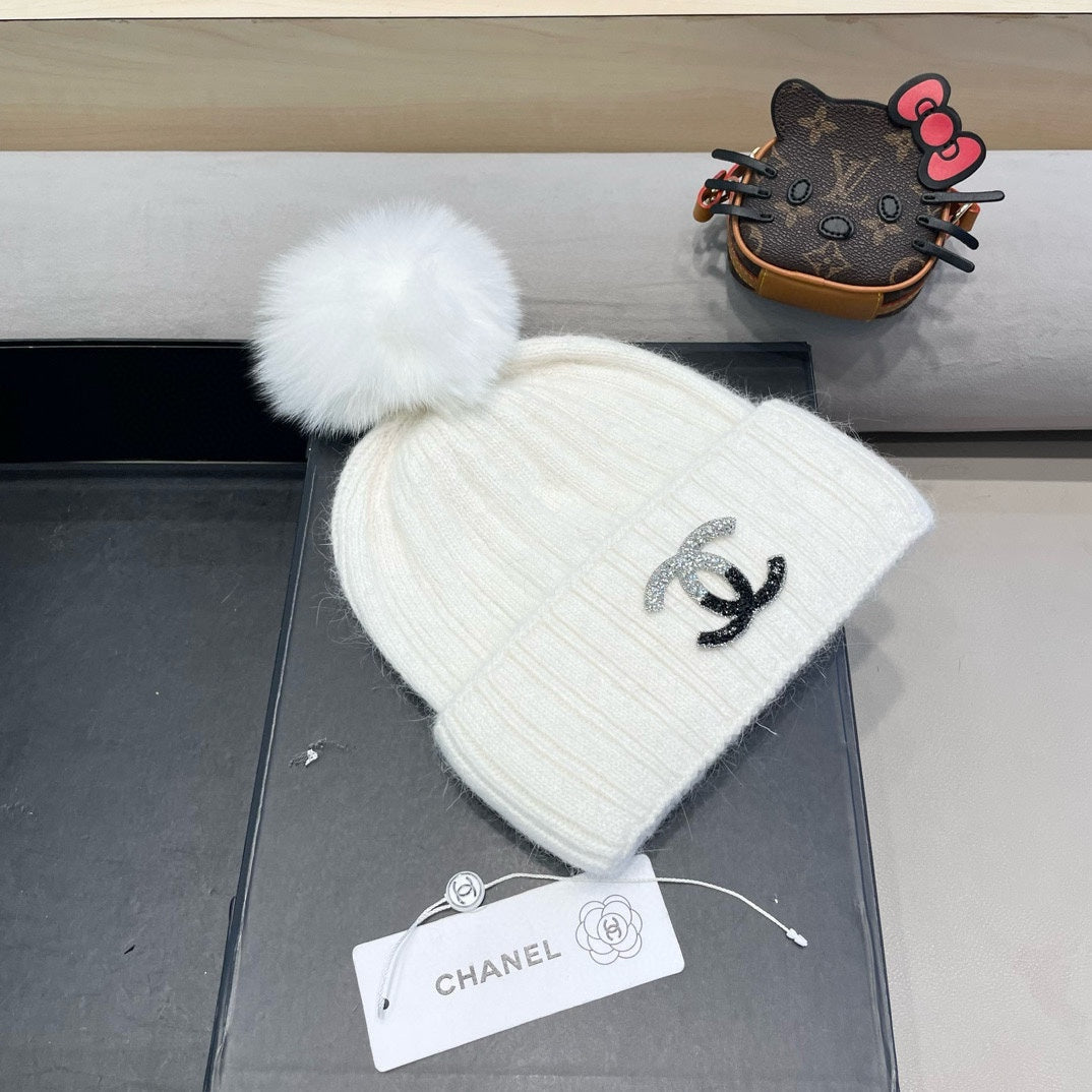 BEANIE HAT IN WHITE WOOL 426233
