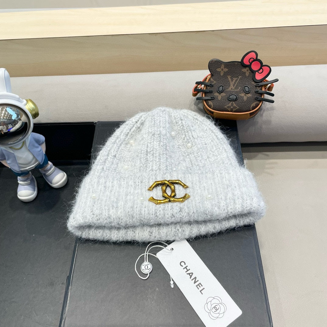 BEANIE HAT IN CLOUD GRAY WOOL 430081