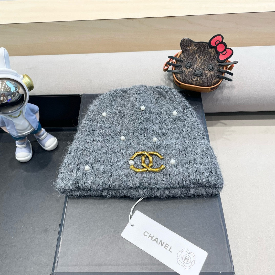 BEANIE HAT IN SHARK GRAY WOOL 430083