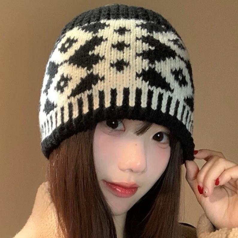 BEANIE HAT IN BLACK MIX WHITE WOOL 431698