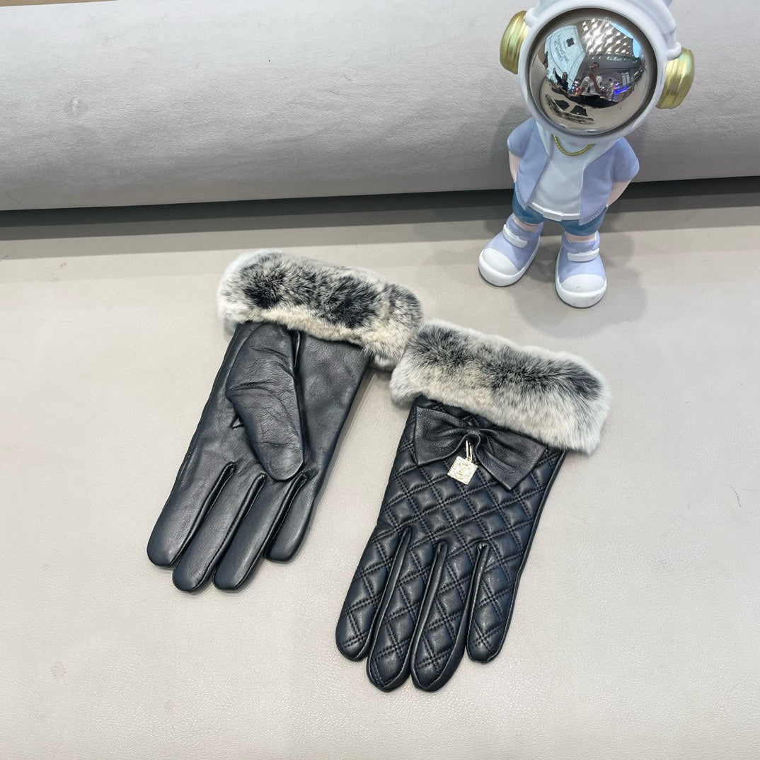 LV Gloves In Black Lambskin And Rabbit Fur 473359