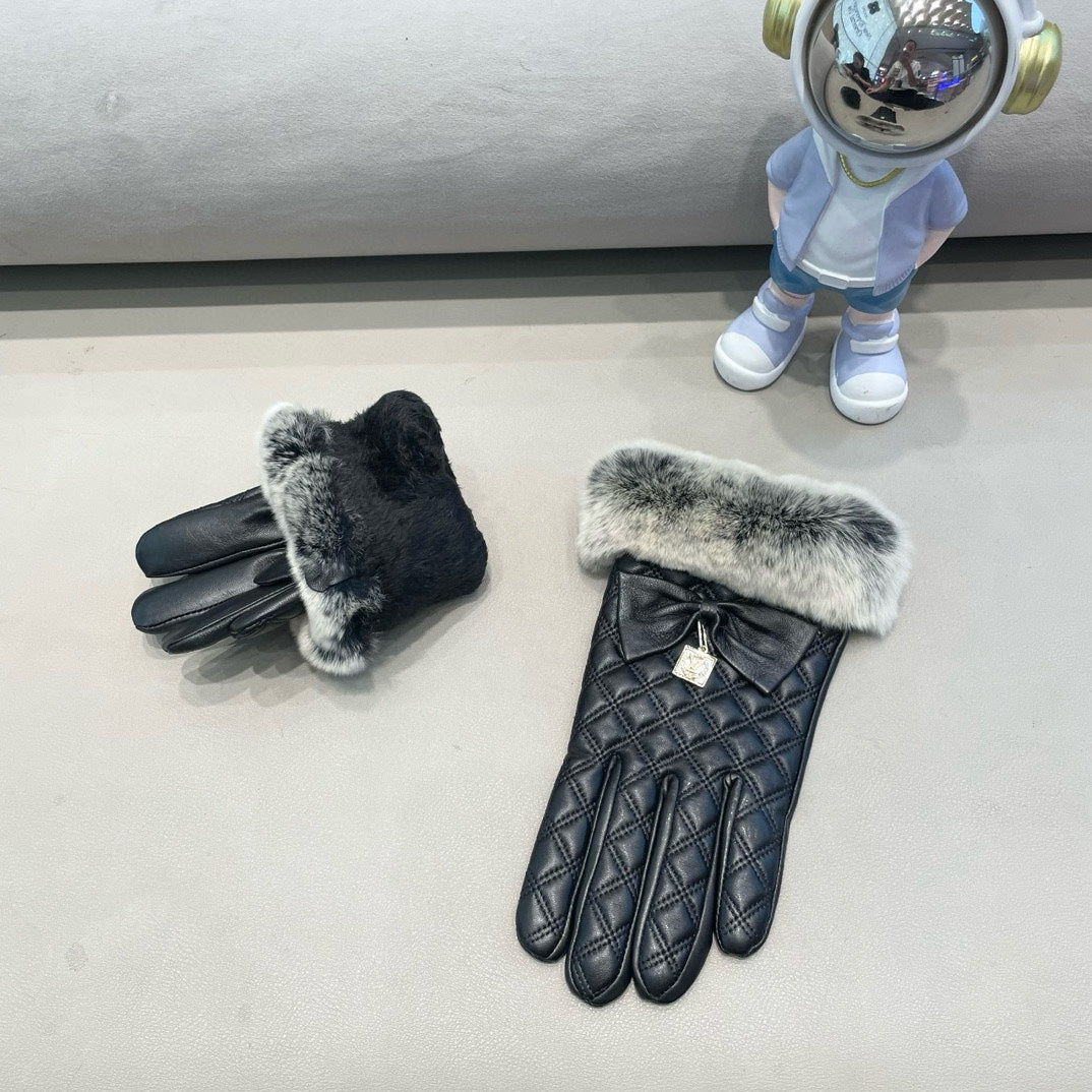 LV Gloves In Black Lambskin And Rabbit Fur 473359
