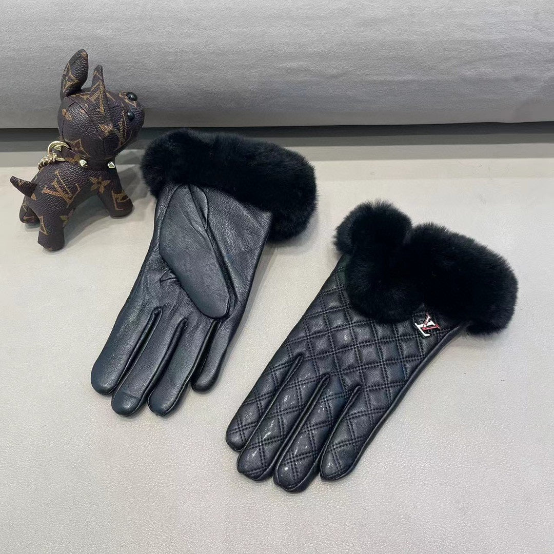 LV Gloves In Black Lambskin And Rabbit Fur 473376