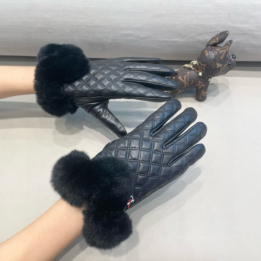 LV Gloves In Black Lambskin And Rabbit Fur 473376