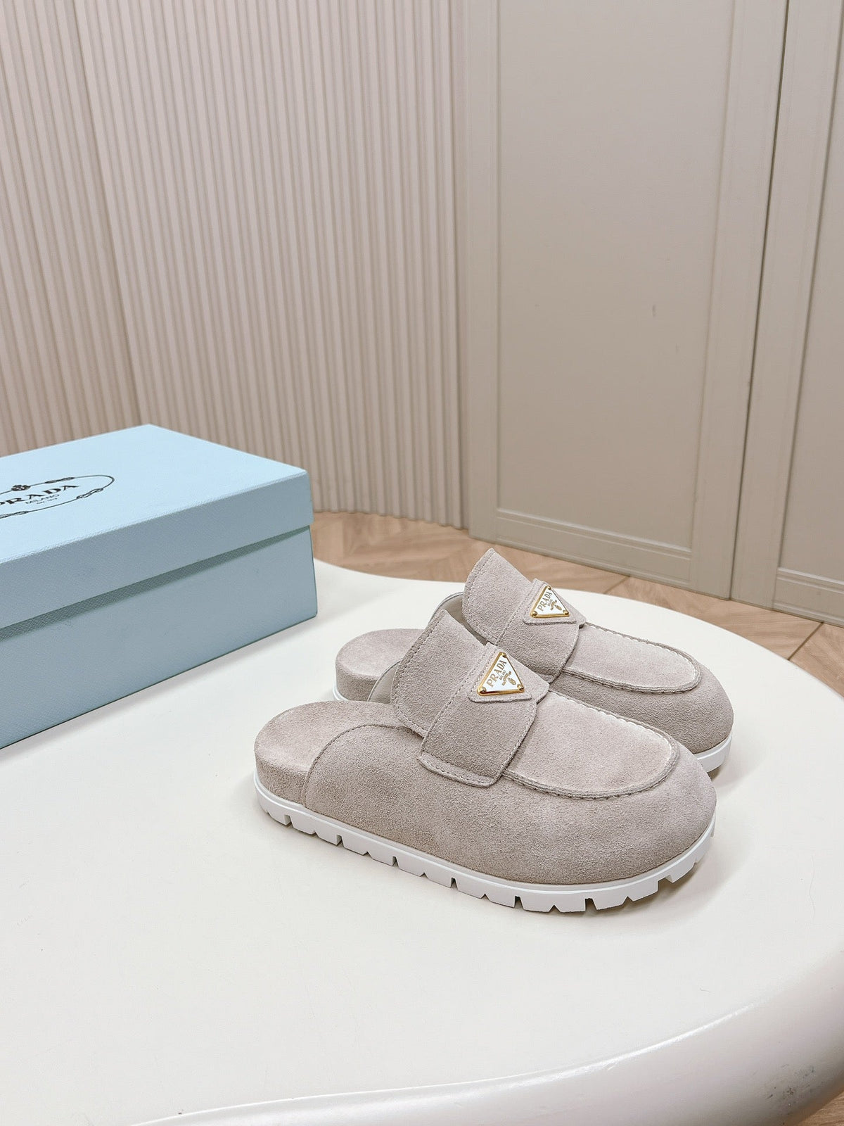 PRA SABOTS MULES LIGHT GRAY SUEDE