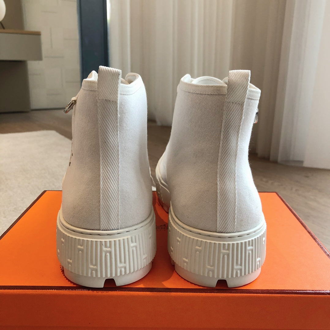 HM ITINERAIRE ANKLE BOOT WHITE CANVAS