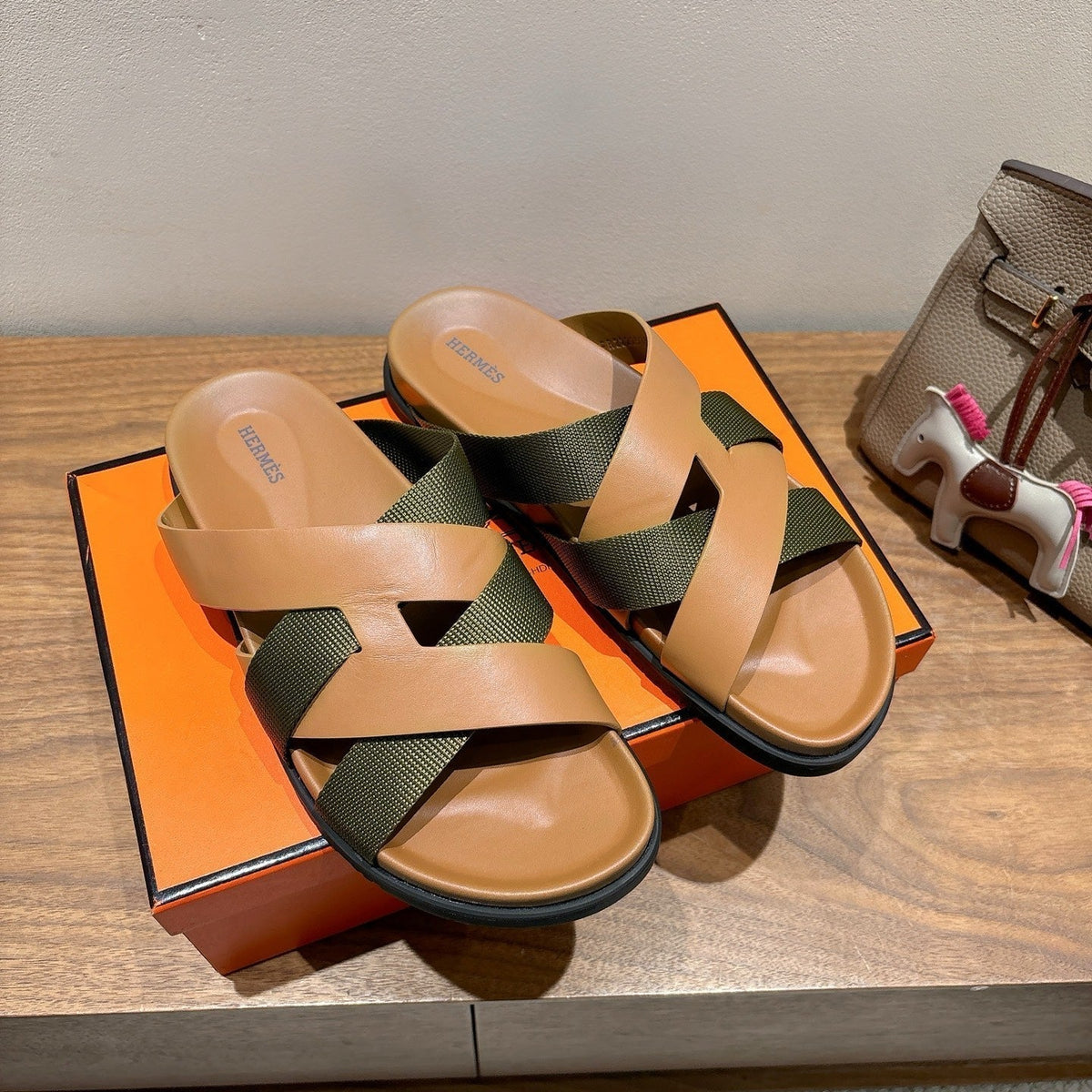 HM 25 Kazimir Sandal Two-tone Calfskin Canvas