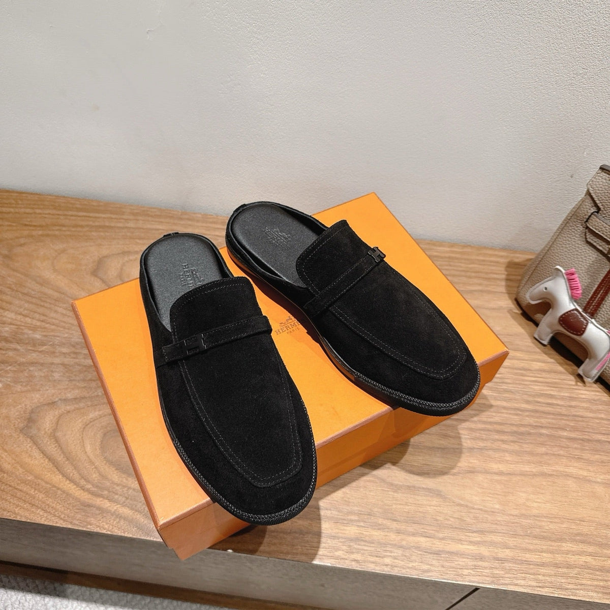HM Men's 25 Likely Mule Black Suede 691645