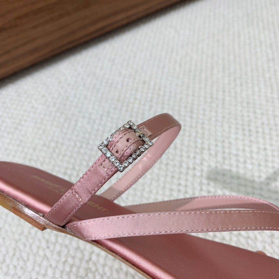 SL CRYSTAL BUCKLE THONG SANDAL LIGHT PINK SATIN