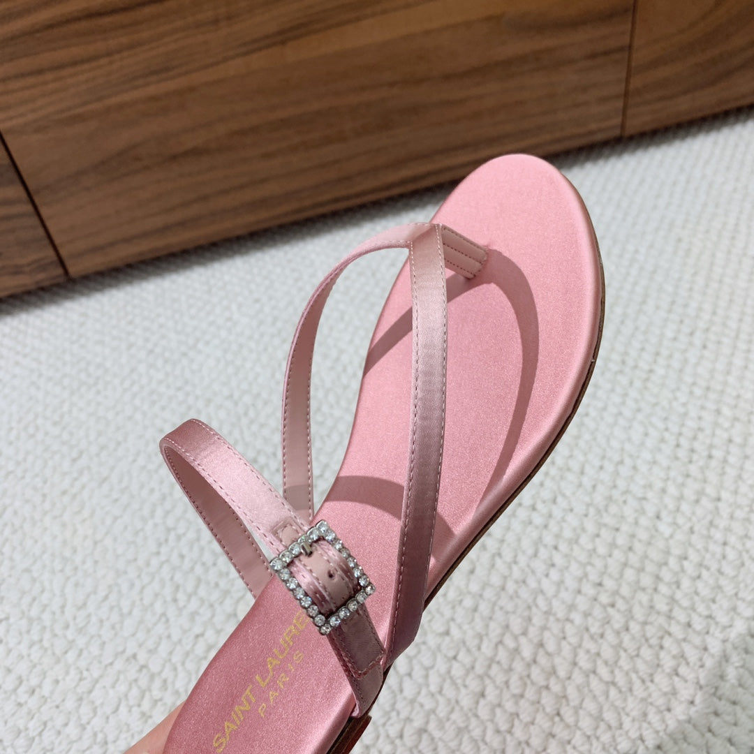SL CRYSTAL BUCKLE THONG SANDAL LIGHT PINK SATIN