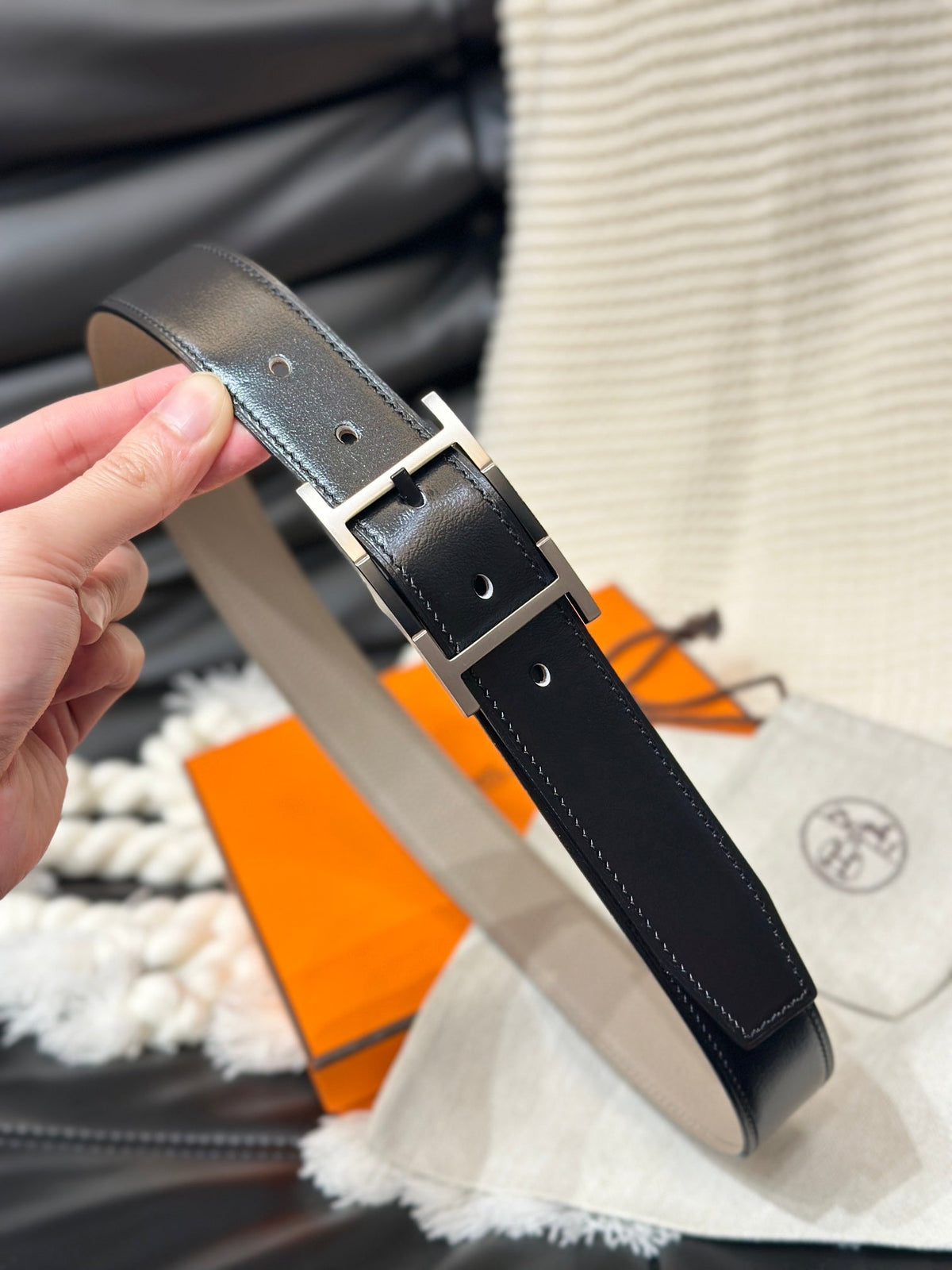 HM NEO TANDEM 32MM REVERSIBLE BELT BLACK AND TAN LEATHER SILVER BUCKLE