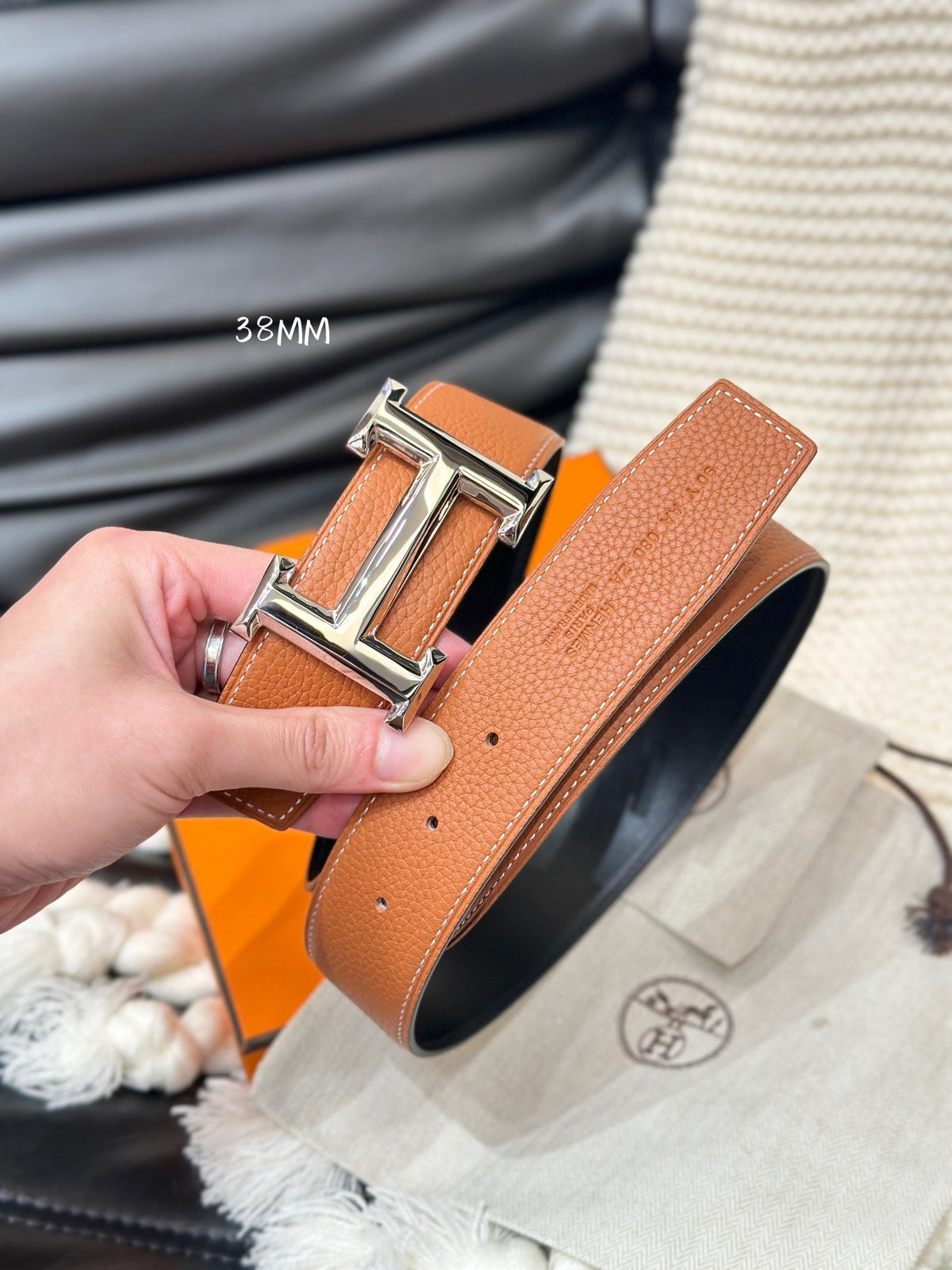 HM 5382 BELT SILVER BUCKLE & REVERSIBLE ORANGE LEATHER STRAP 38MM