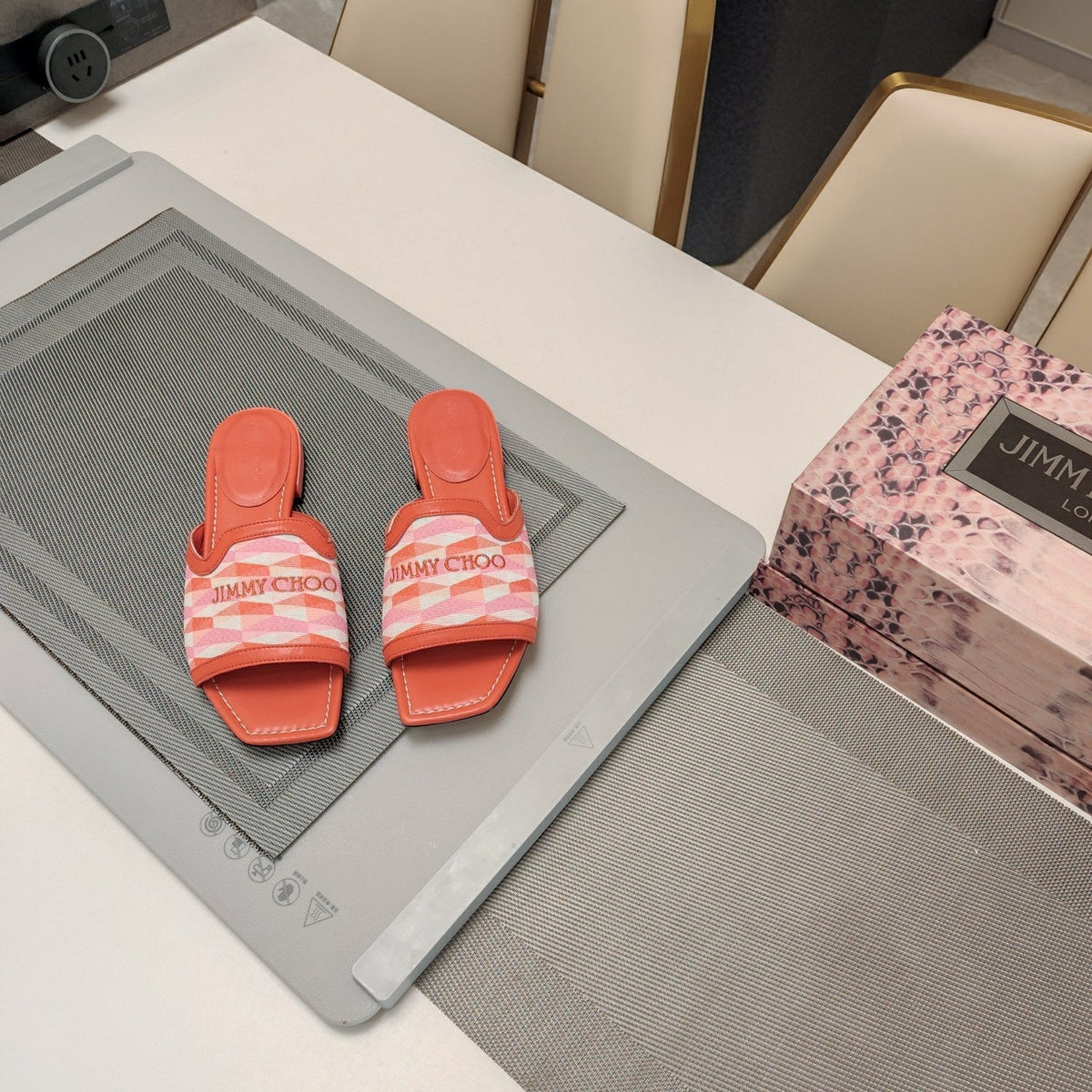 Jimmy 25 Nako Flat Paprika Nappa Leather 240104