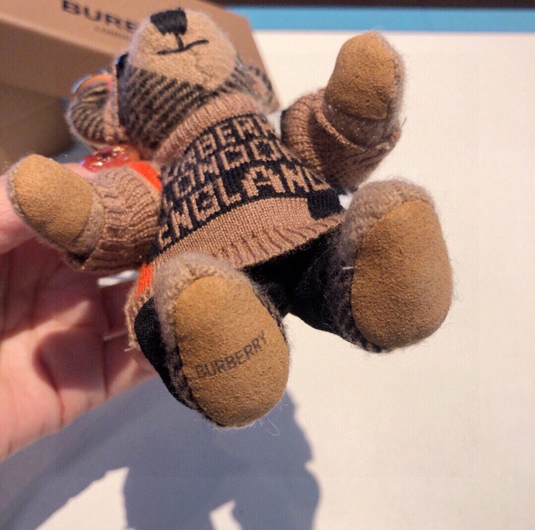 Burberry Thomas Bear Cashmere Charm 539072