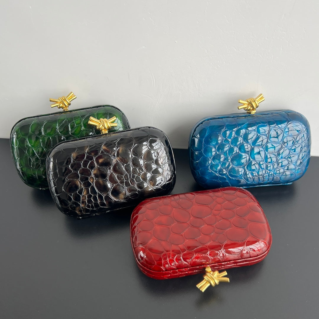BV Knot Pearlescent Crocodile Pattern Bag Leather 539815