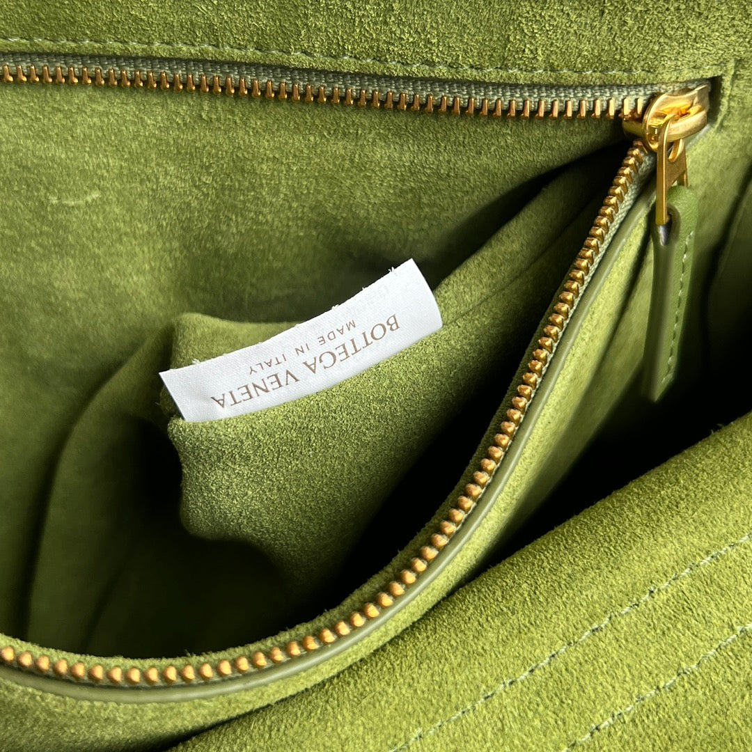 BV Ciao Ciao 34cm bag Green Silky cowhide 545166