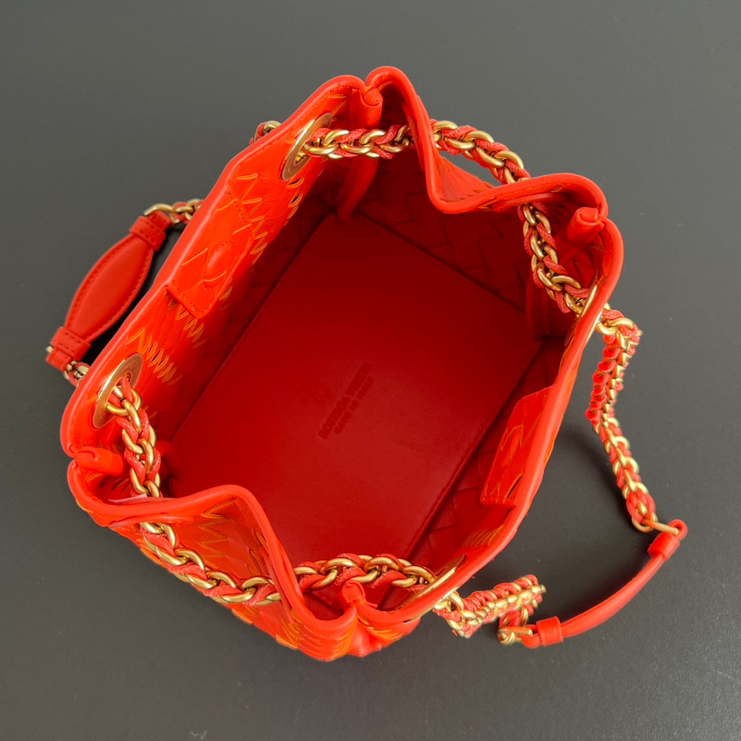 BV Small Parachute Chain 21cm Bag Orange Leather 545168