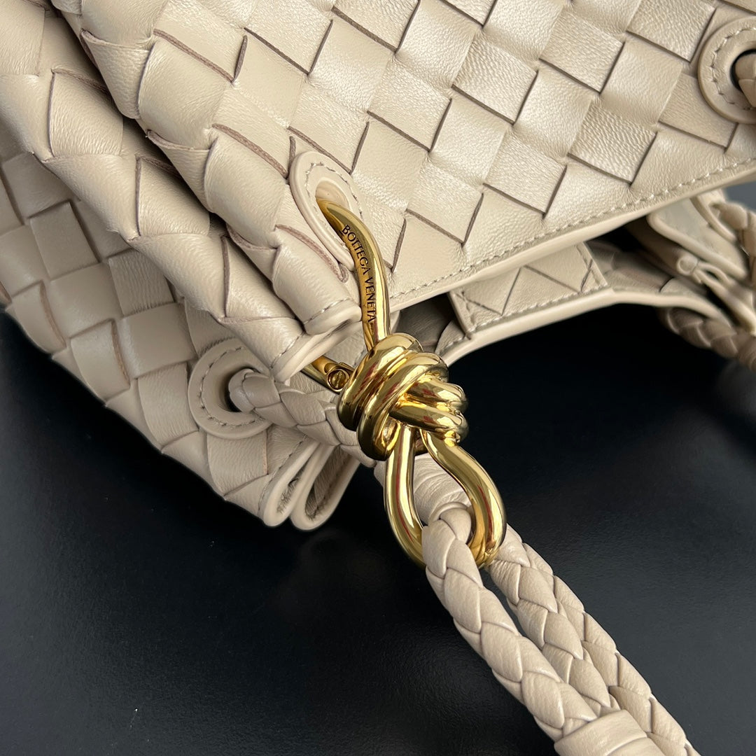 BV Parachute Intrecciato Shoulder Bag Beige Cowhide 545169