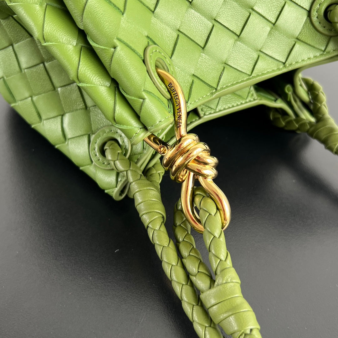 BV Parachute Intrecciato Shoulder Bag Green Cowhide 545172