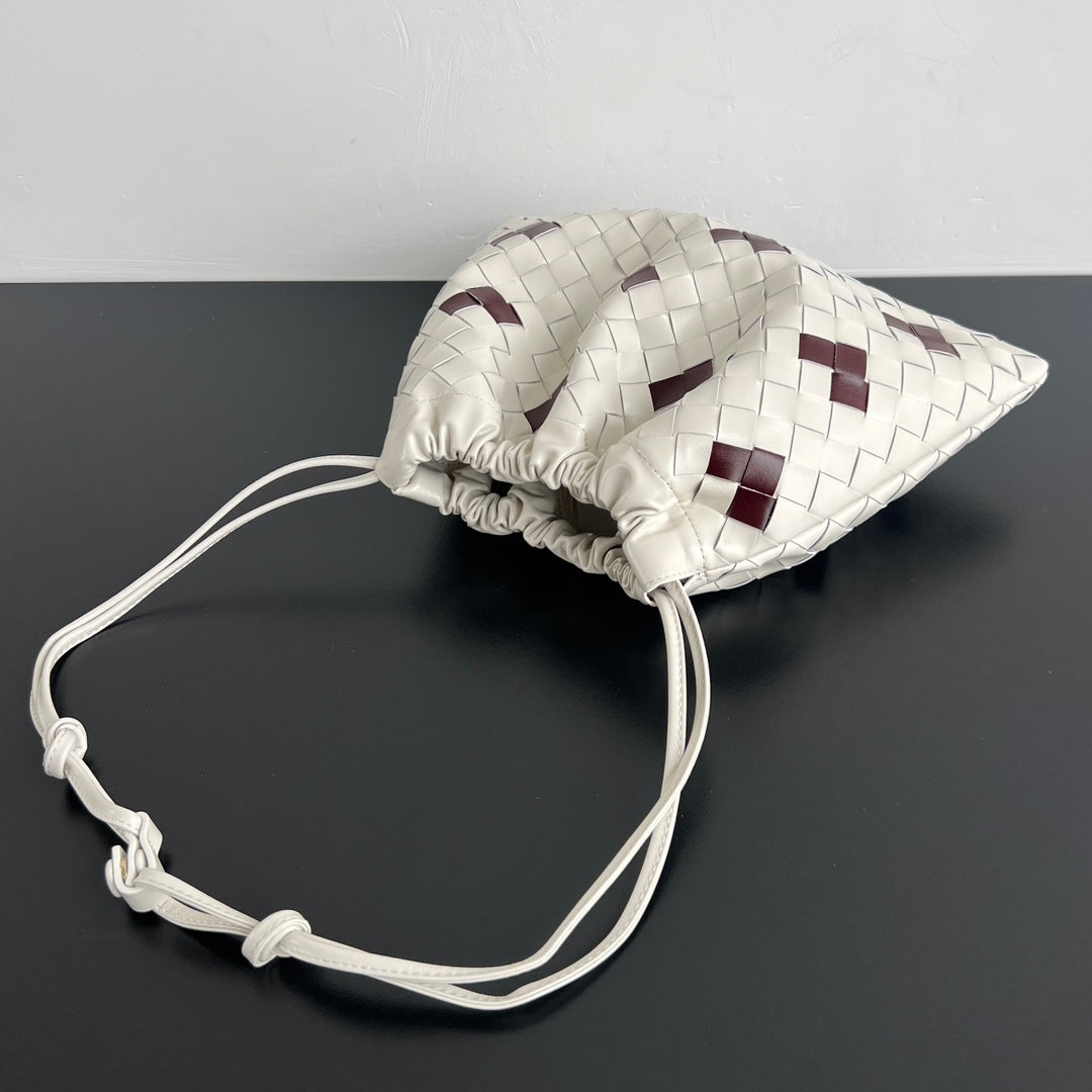 BV Dustbag 32cm White Burgundy Soft Cowhide 545178