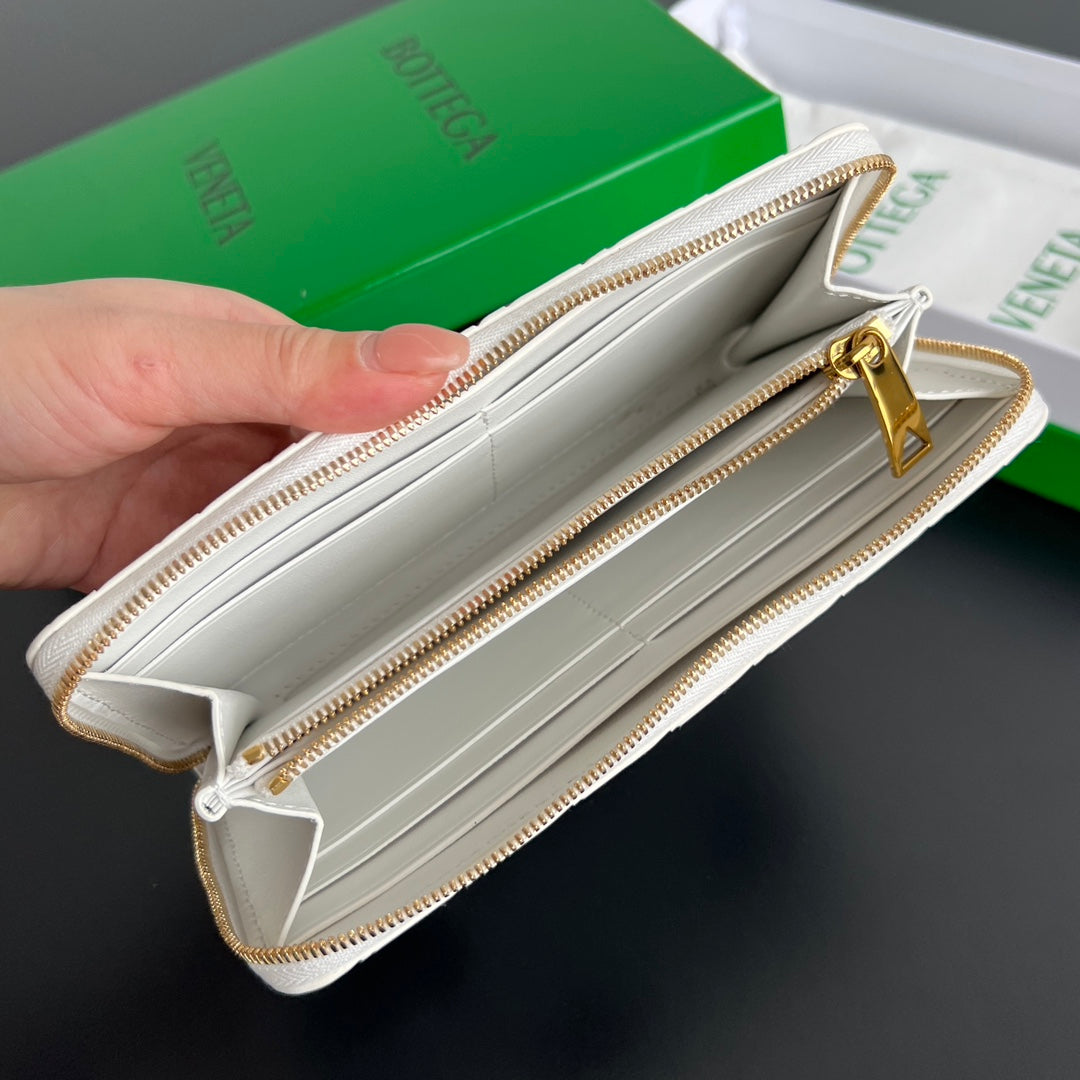 INTRECCIATO 19 WALLET IN WHITE BURGUNDY CALFSKIN 545181