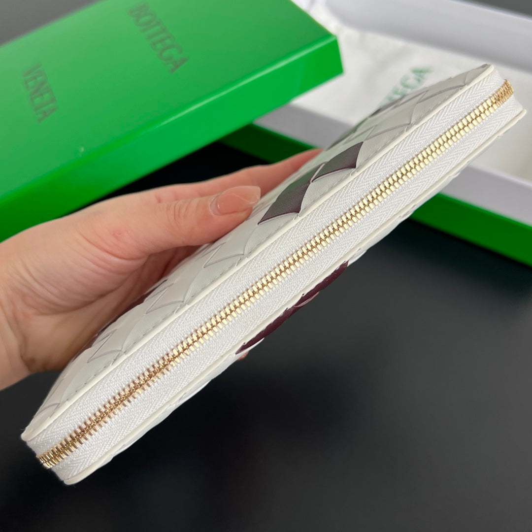 INTRECCIATO 19 WALLET IN WHITE BURGUNDY CALFSKIN 545181