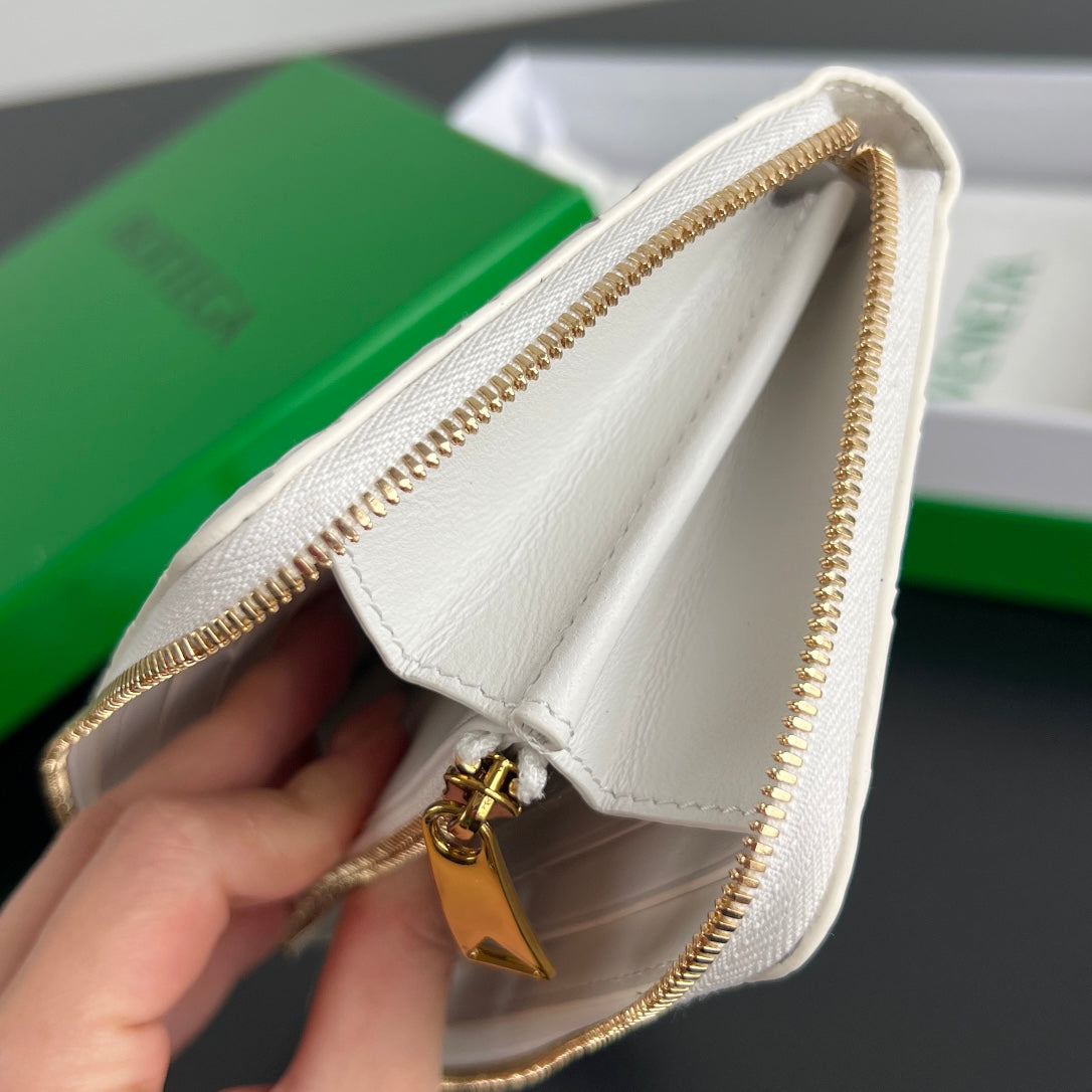 INTRECCIATO 19 WALLET IN WHITE BURGUNDY CALFSKIN 545181