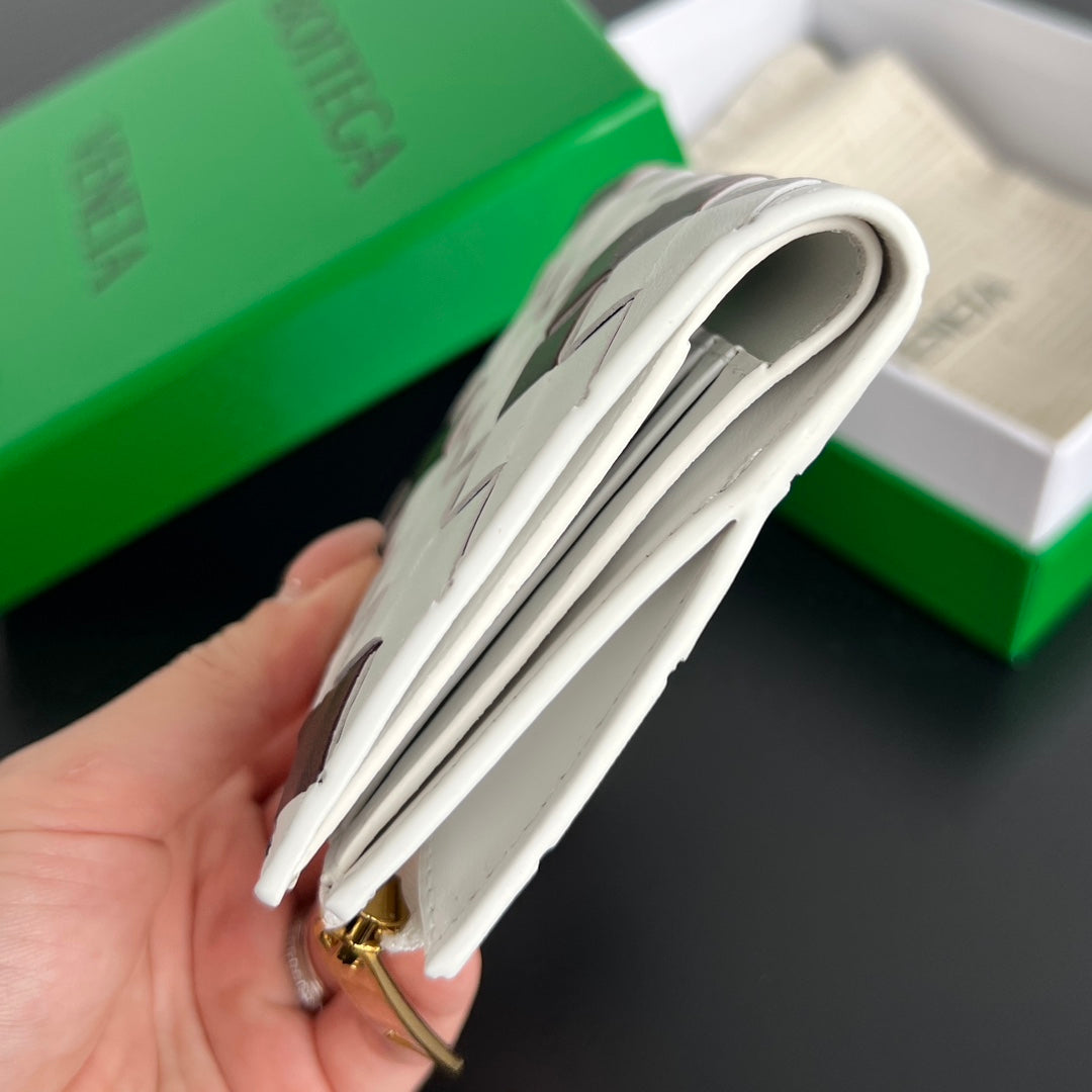 INTRECCIATO 11.5cm WALLET IN WHITE BURGUNDY CALFSKIN 545183