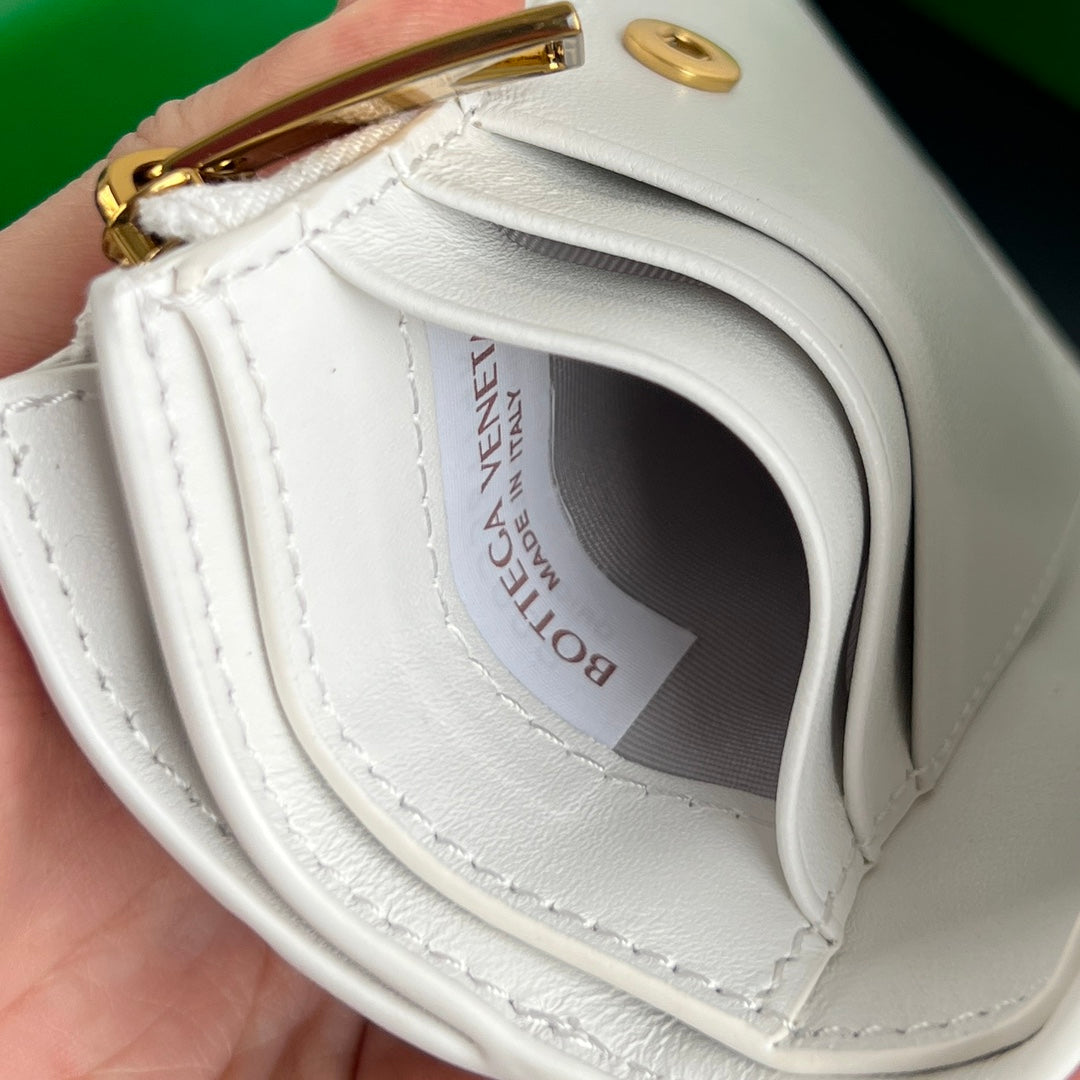 INTRECCIATO 11.5cm WALLET IN WHITE BURGUNDY CALFSKIN 545183
