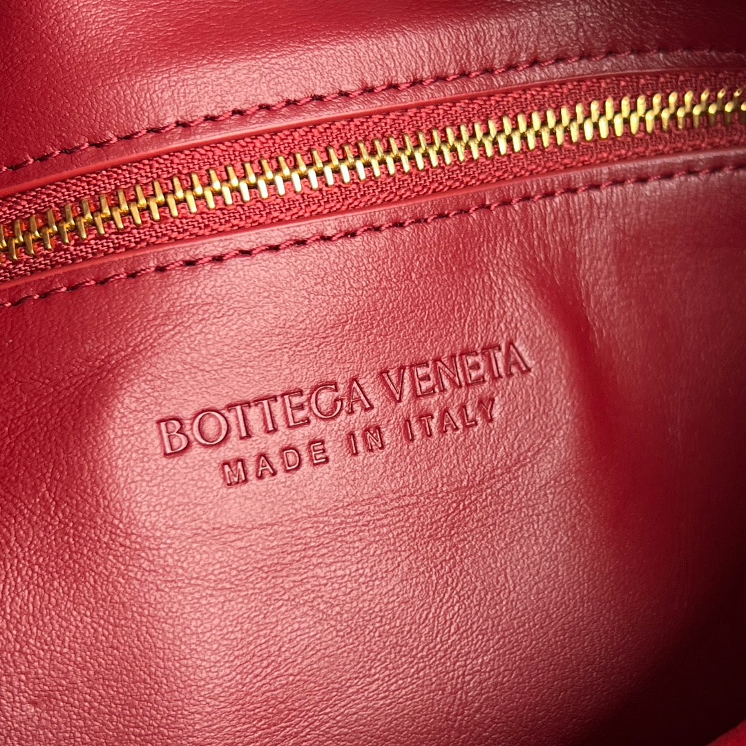 BV Hop 46cm Bag Red Leather 545190