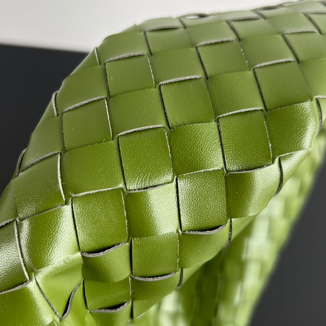 BV Hop Bag Green Leather