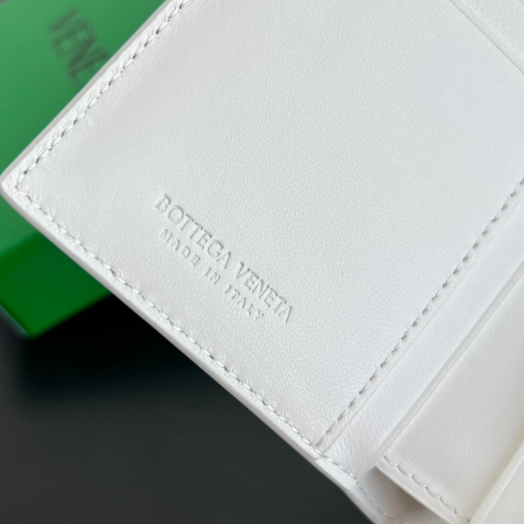 BV Wallet 14.5cm White Burgundy Sheepskin 545202