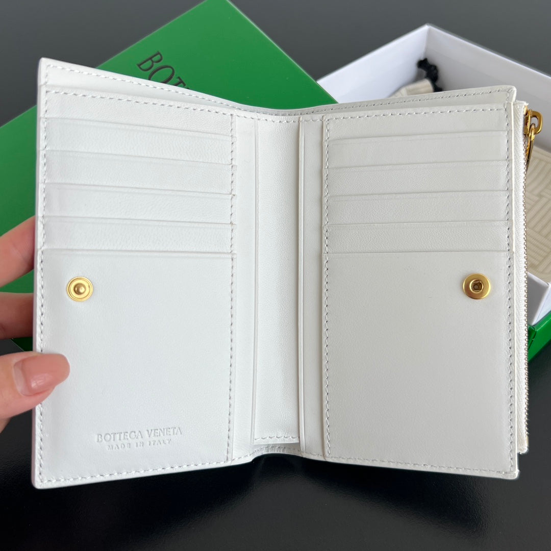 BV Wallet 14.5cm White Burgundy Sheepskin 545202