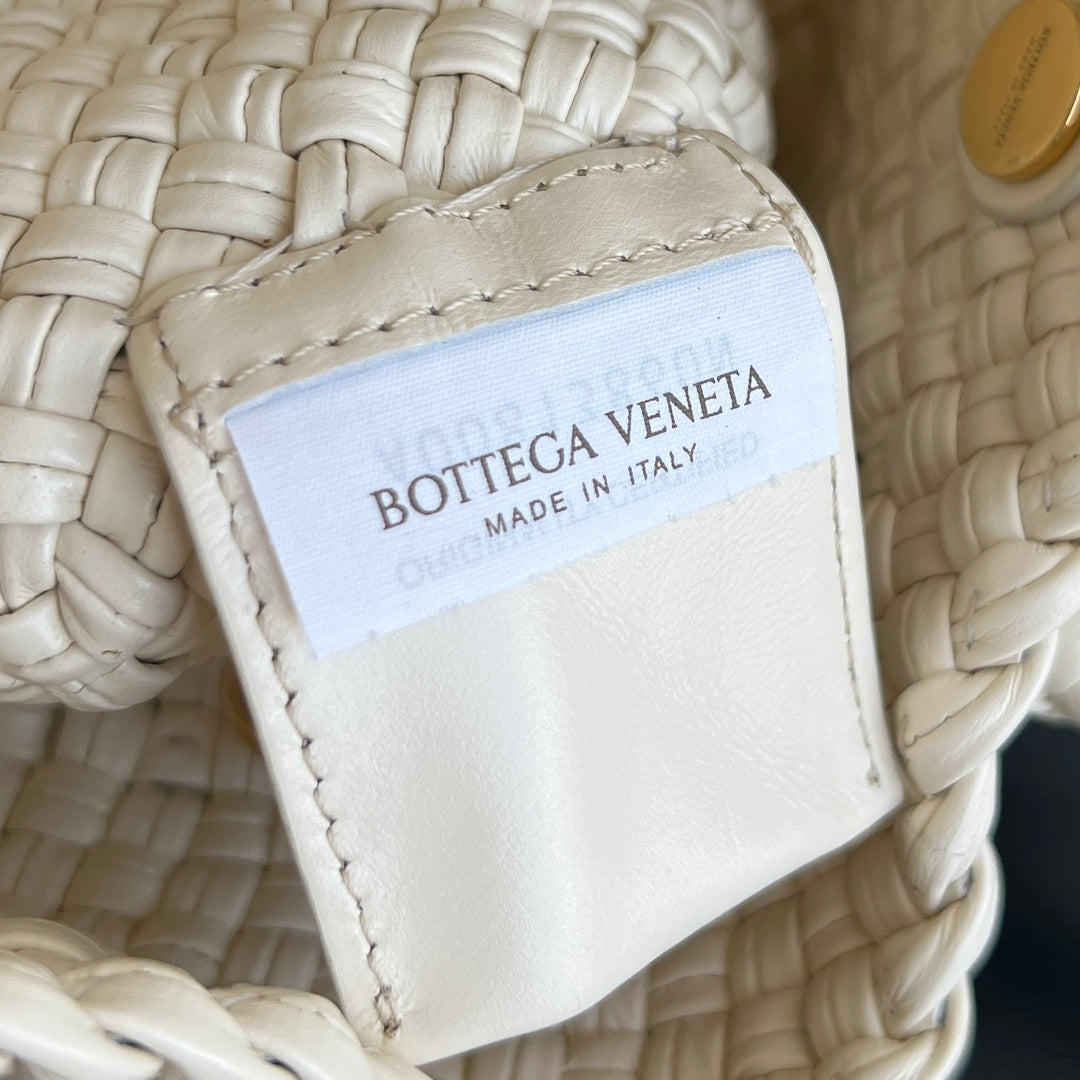 BV Tosca 20 Bag White Leather 545195