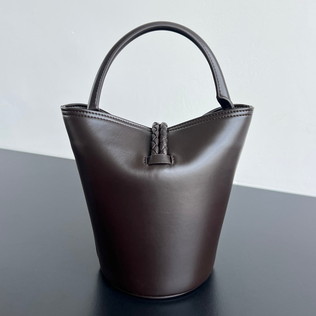 BV Liberta Bucket Chocolate Smooth Calfskin Suede 545226
