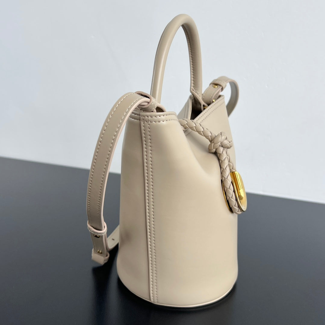 BV Liberta Bucket Beige Smooth Calfskin Suede 559326