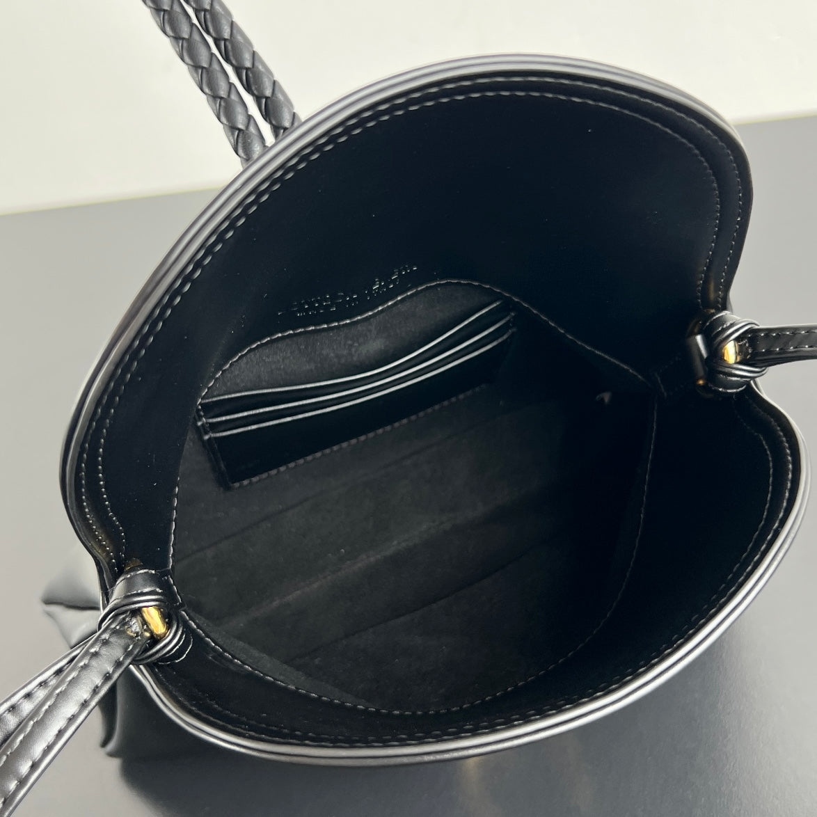 BV Liberta 24cm Bag Black Smooth Calfskin 559328