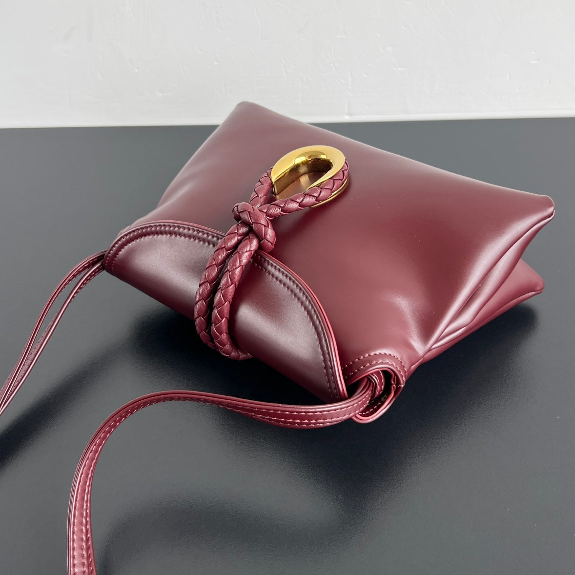 BV Liberta 24cm Bag Burgundy Smooth Calfskin 559330