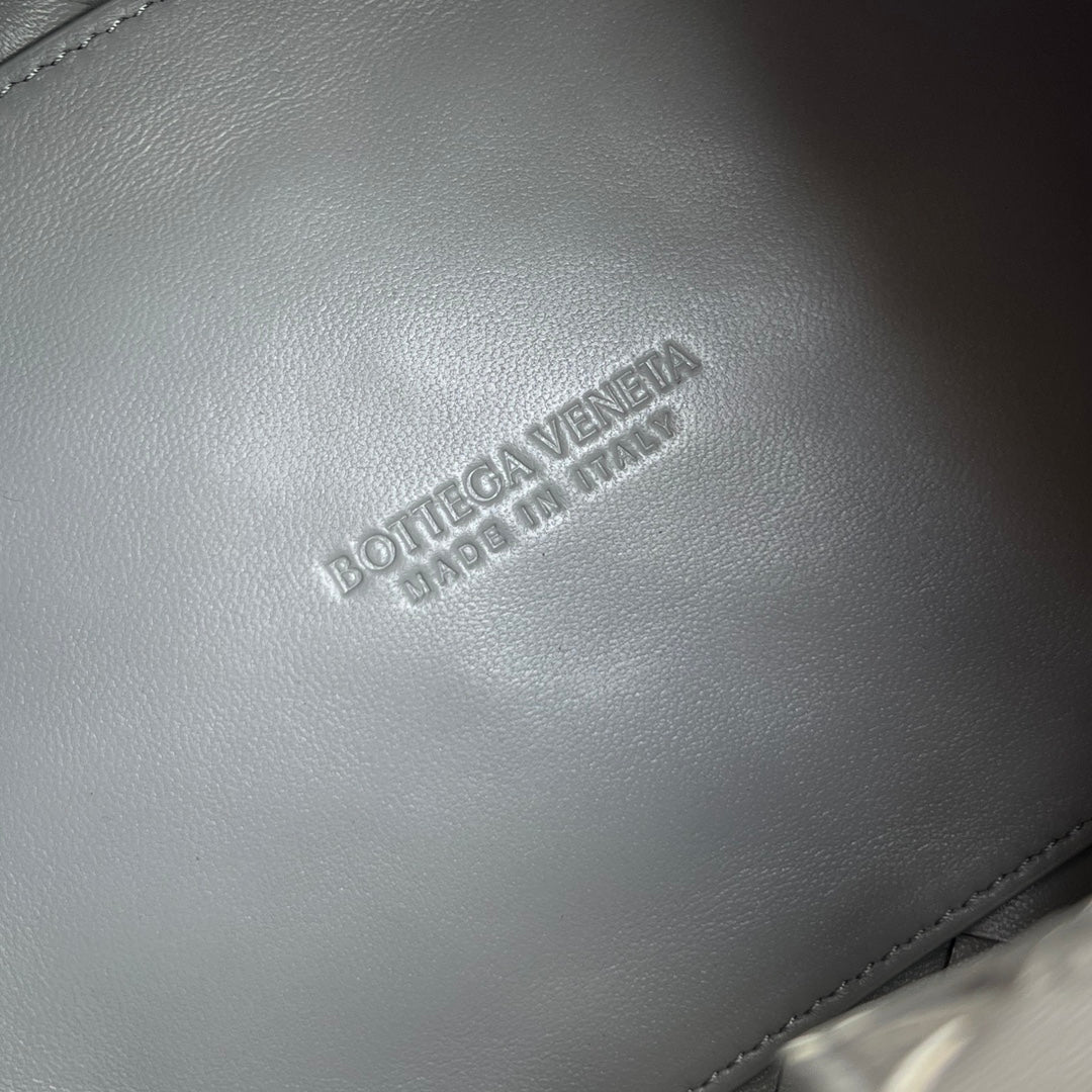 BV Intrecciato 24cm Bag Gray Leather 563666