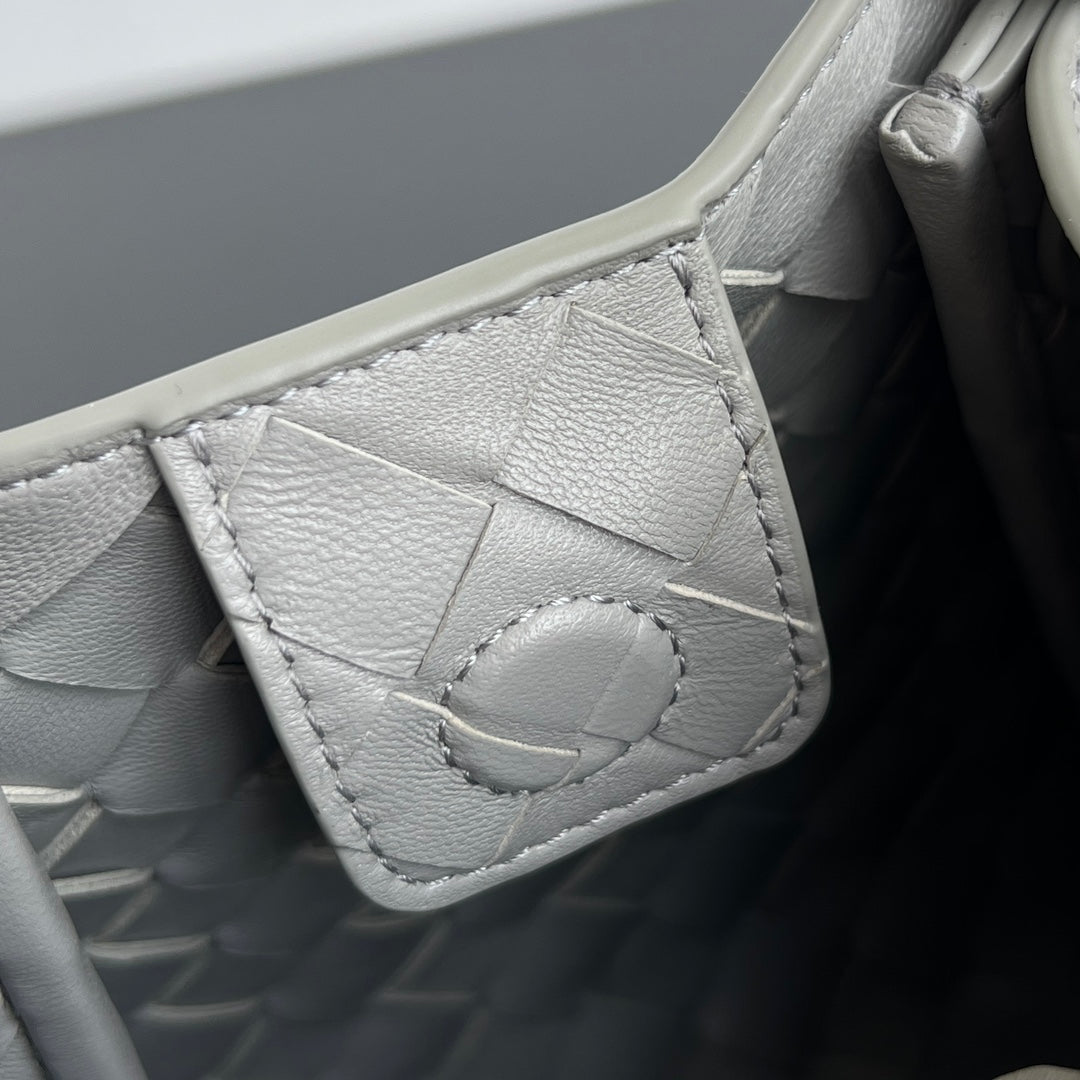 BV Intrecciato 24cm Bag Gray Leather 563666