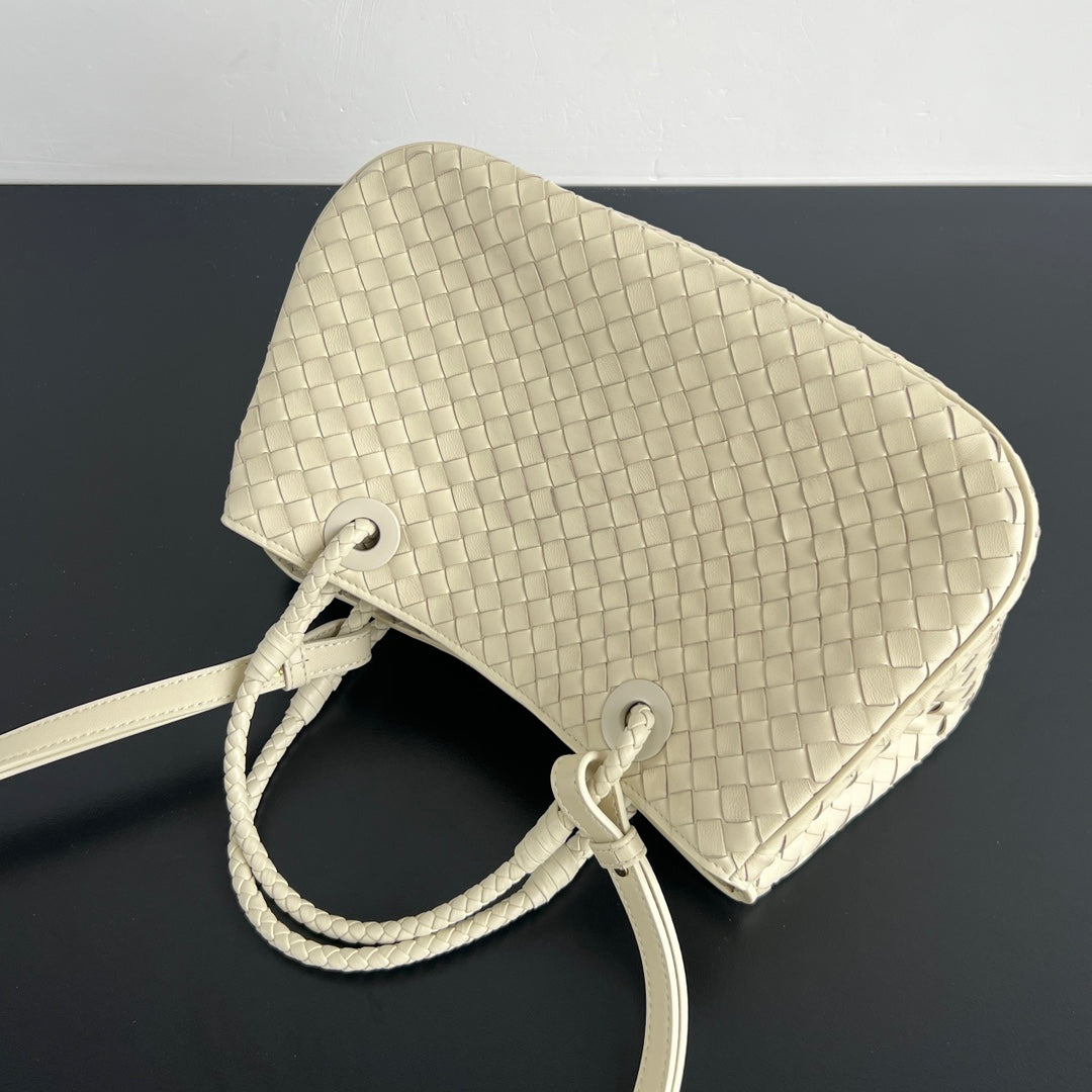 BV Basket 31cm Bag White Napa lambskin 563689
