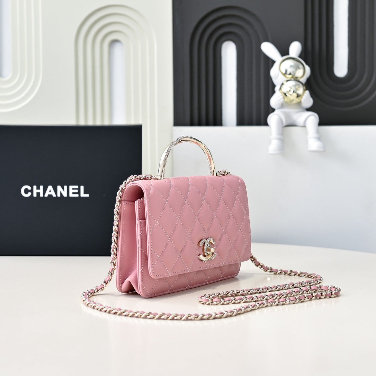 CC 24K Woc Top Handle 19cm Pink Lambskin Light Gold Hardware